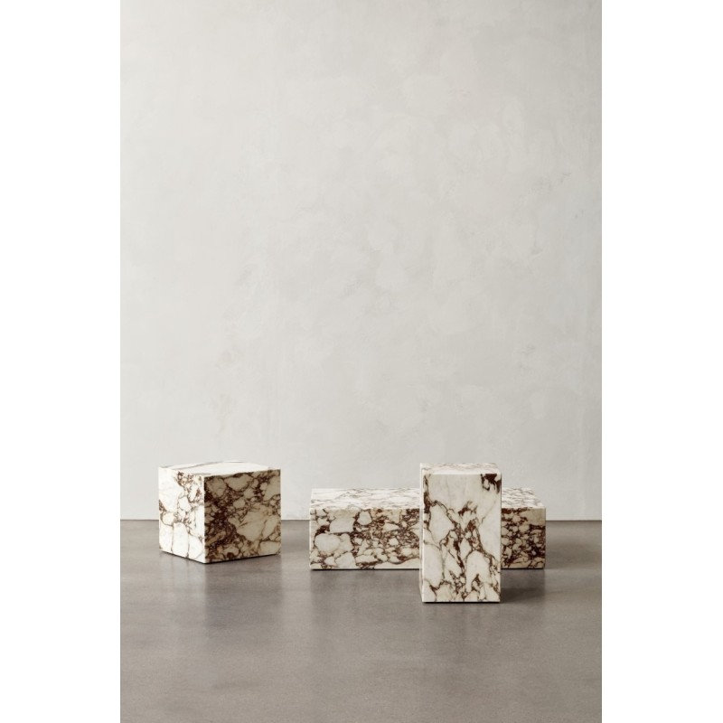 Marmurowy postument Plinth Cubic, Rose Calacatta, MENU
